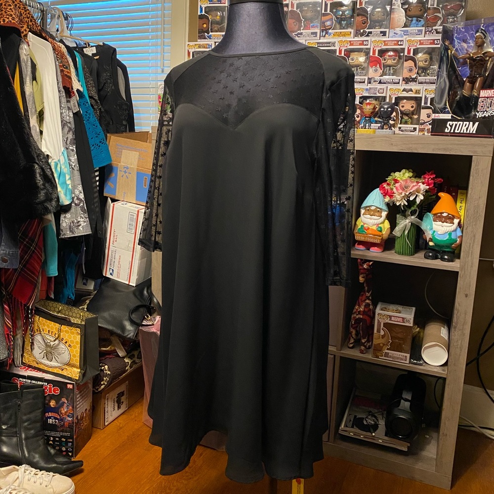 Black cocktail dress. Size 16.